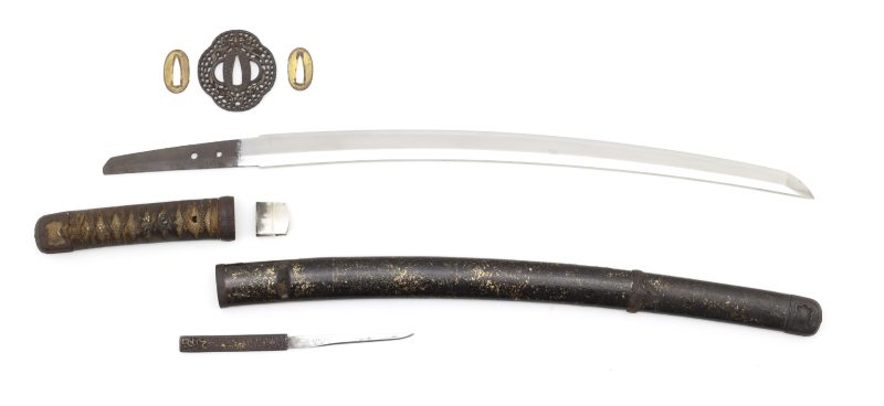 Handachi mounted wakizashi