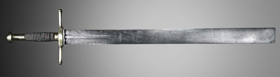 Khanda Sword vs. Executioner s Sword