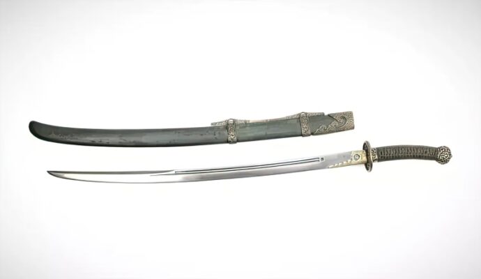 16 Types of Curved Blade Swords From Around the World