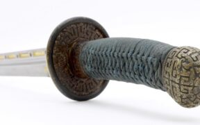 An Effortless Chinese Sword Handle Wrapping Guide