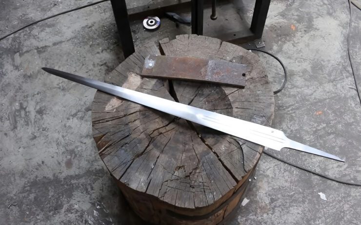 https://swordis.com/wp-content/uploads/2023/06/Best-Steel-Sword-Types-Picture-Title-740x463.jpg