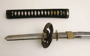 How to Tell if a Katana Has a Full Tang: 6 Effective Methods