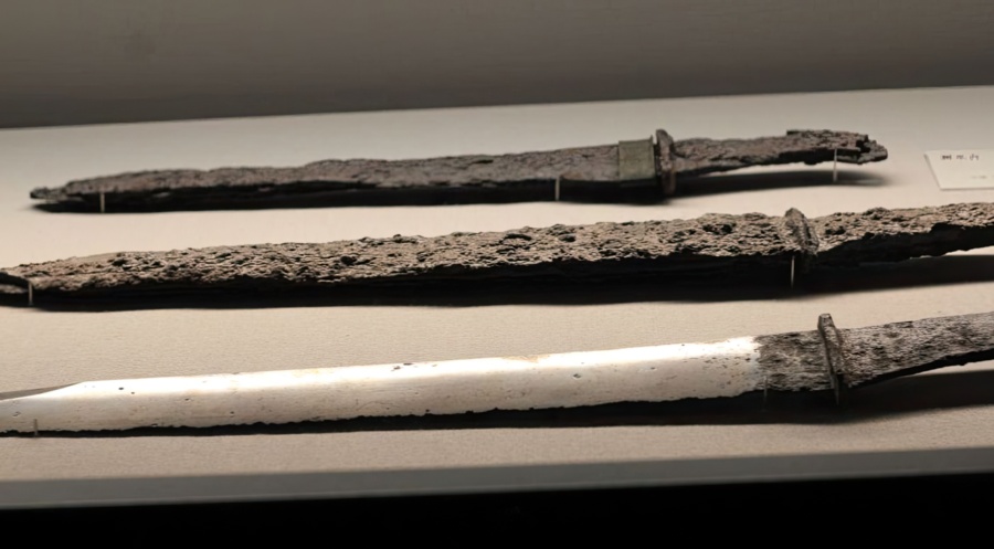Warabiteto Double Edged Japanese Sword