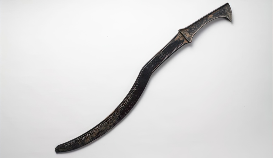 Bronze middle Assyrian sickle sword circa 1307 1275