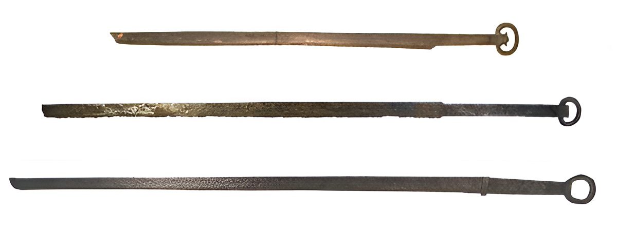 The Oldest Swords of Ancient China: Their Development and Use in Warfare