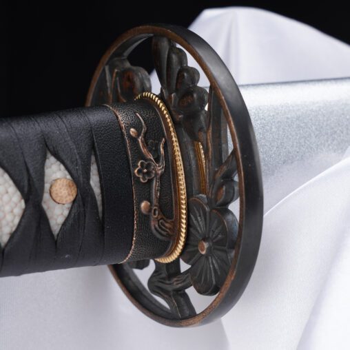 Silver Woman Warrior Kanmuriotoshi-Zukuri Katana Sword