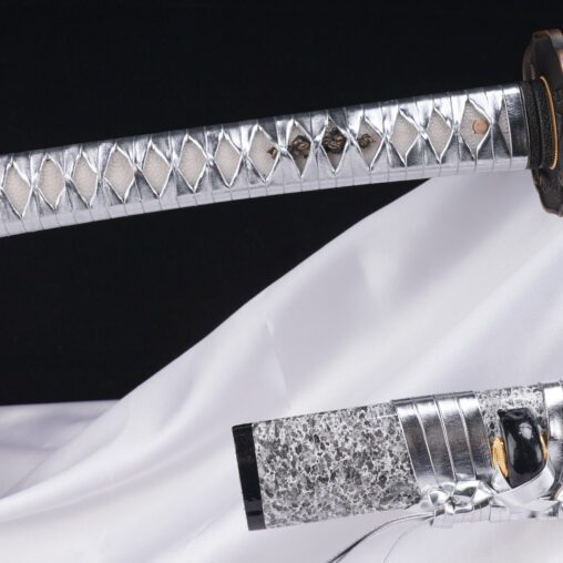 Snow Silver Dragon Hira Zukuri Leather Ito Katana