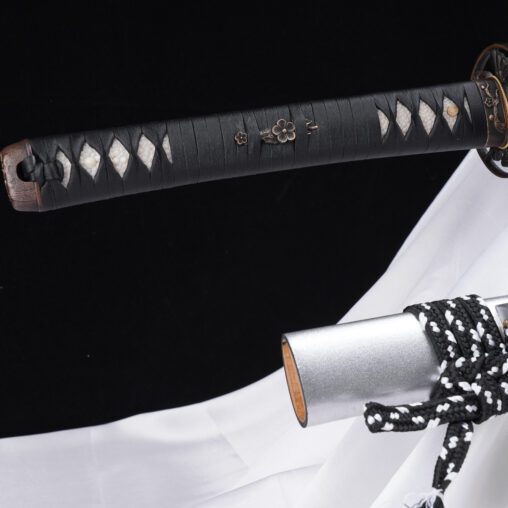 Silver Woman Warrior Kanmuriotoshi-Zukuri Katana Sword